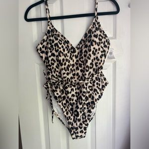 NWT women’s one piece swimsuit